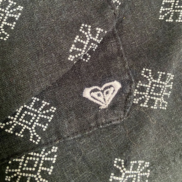 Black Roxy short - Picture 3 of 4